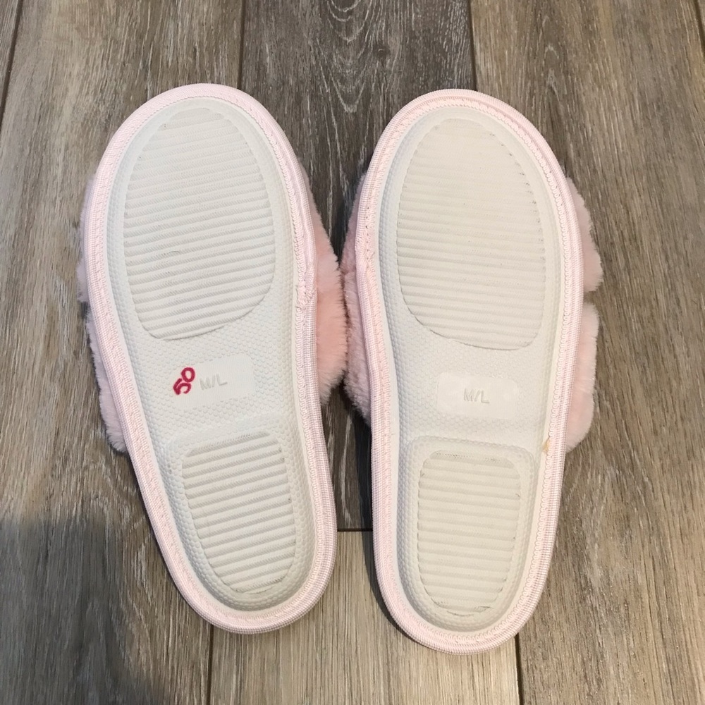 NEW Splendid Pink Faux Fur Slippers M/L 8-11 - Picture 3 of 5